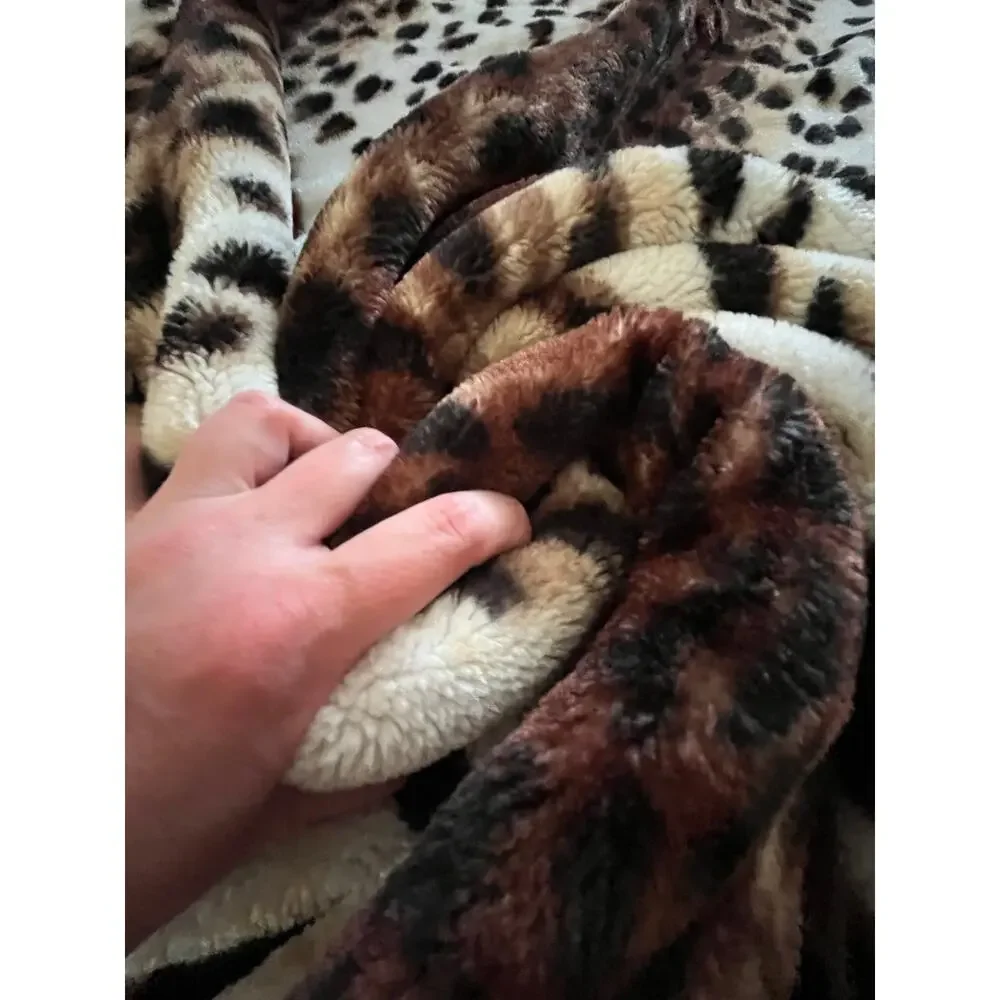 Vintage Queen Tiger Animal Plush Acrylic Korean Mink Reversible Blanket Sz 89x77